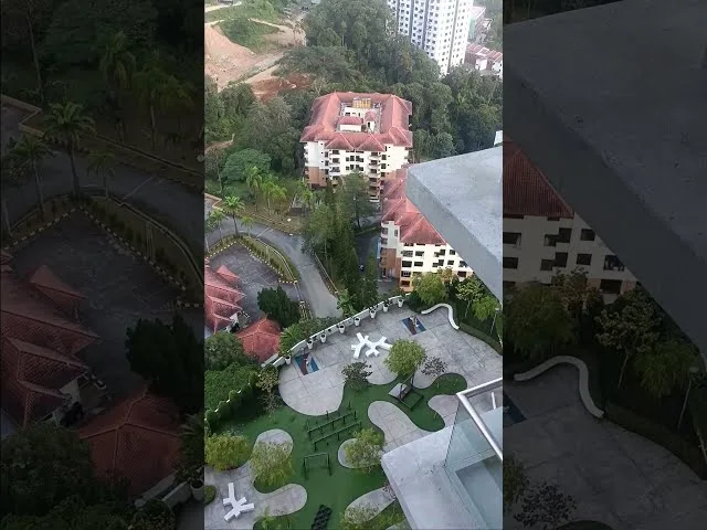 About 50km from Kuala Lumpur city centre, download the Jeeny app to book a ride at the best price